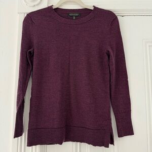 🦊 Banana Republic Purple Crew Neck Sweater